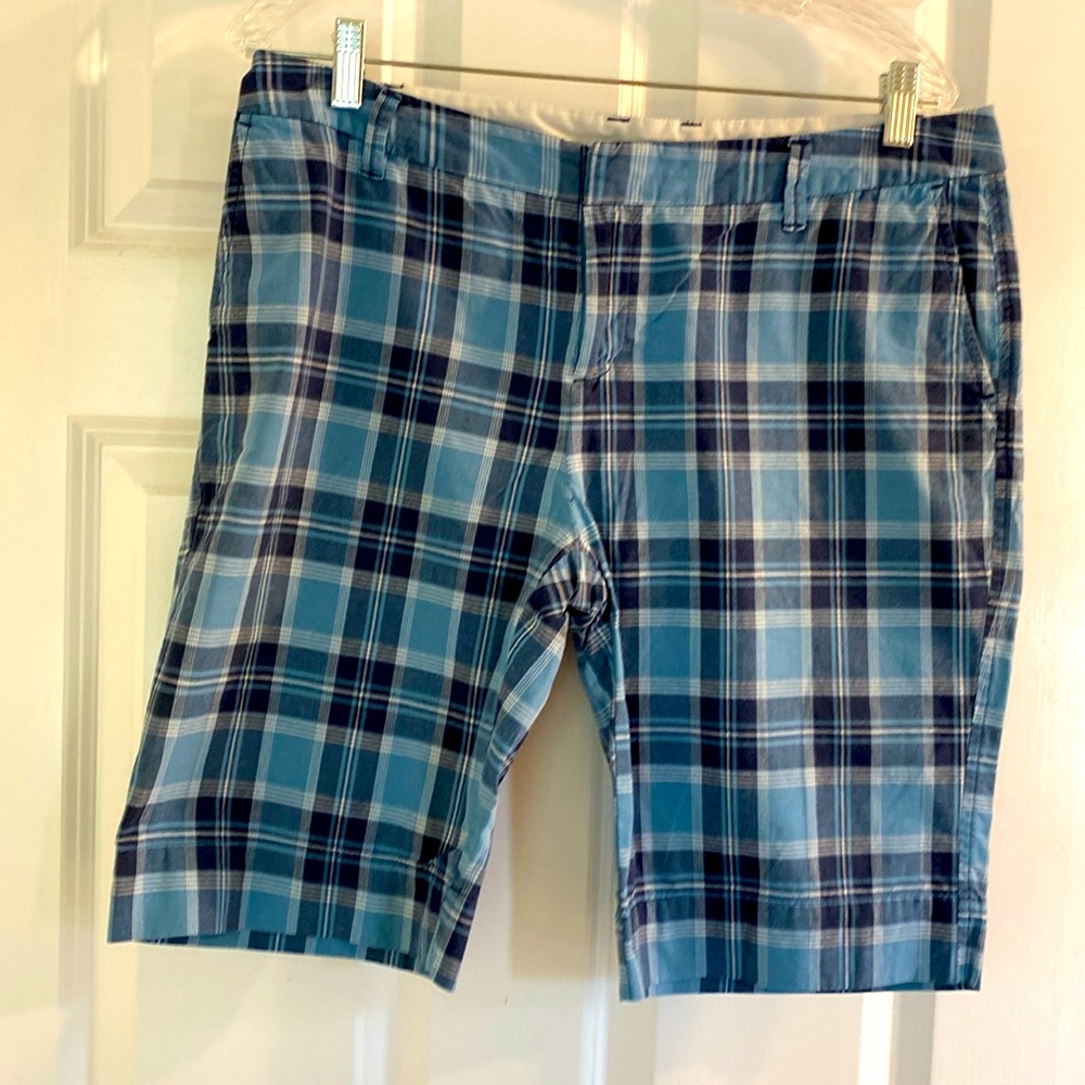 GAP women’s Bermuda size 10 shorts, plaid with multi blues
